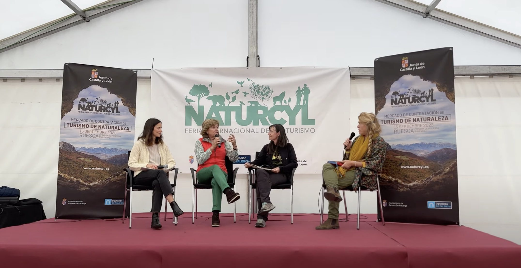 Mesa redonda: “Mujeres naturales: retos de la mujer en el medio rural”